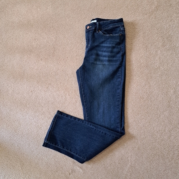 Levi's Signature Jeans Women's 29 Mid Rise  Straight Blue Denim Dark Wash - Picture 14 of 14